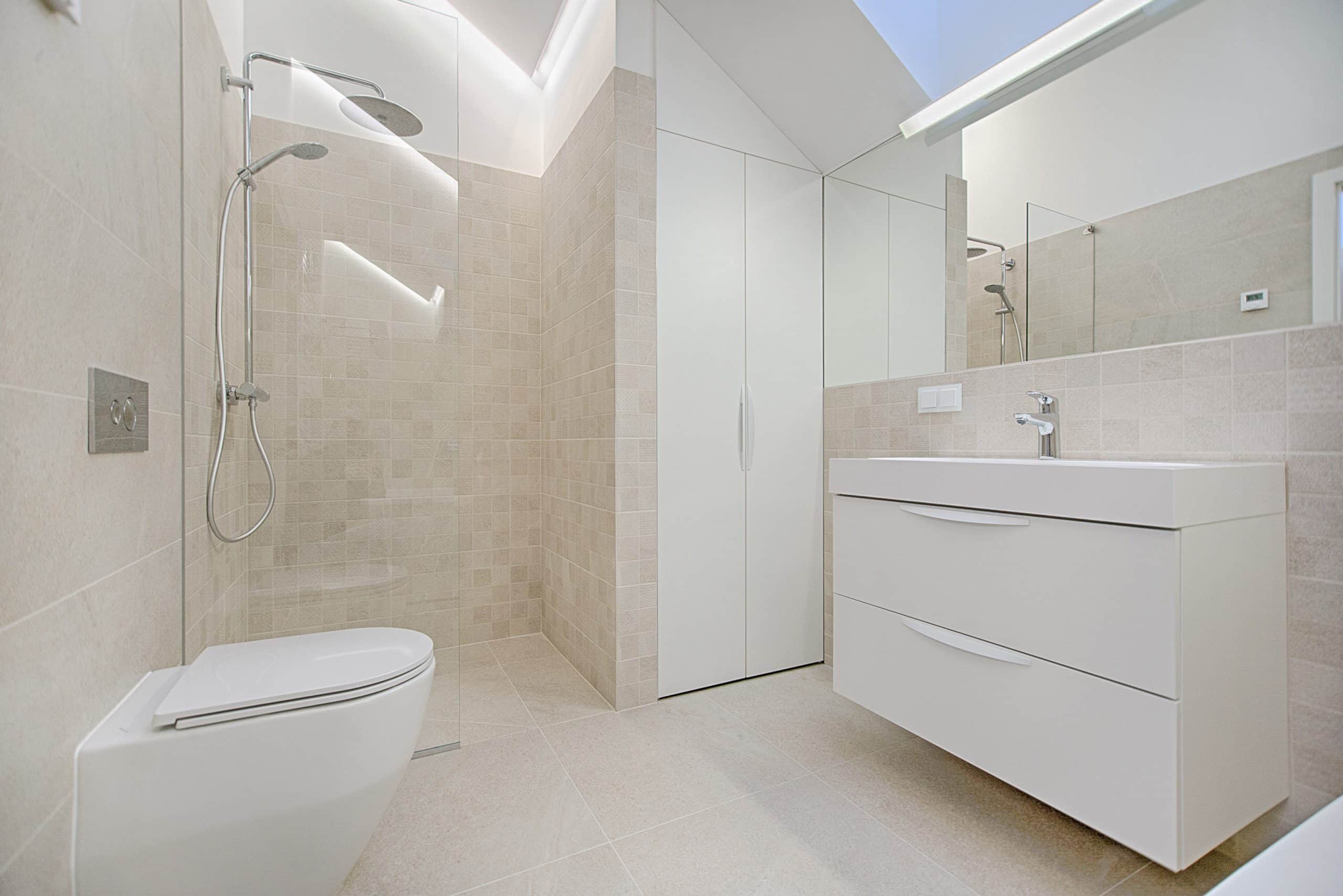 Comment bien nettoyer sa salle de bain